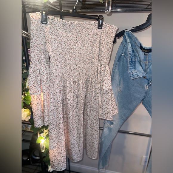 Off the shoulder top with jeans - Picture 1 of 3